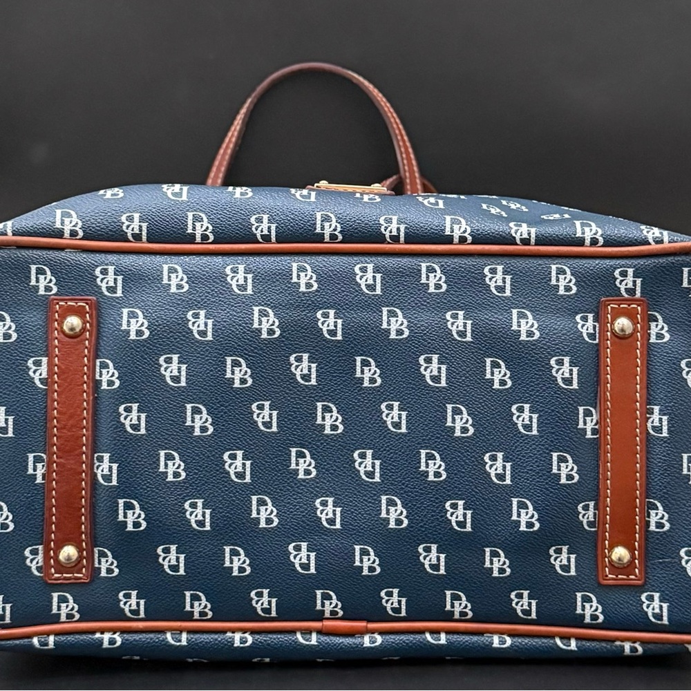 Dooney & Bourke Gretta Leisure Signature Monogram Navy Coated Canvas Large Tote - Picture 12 of 16